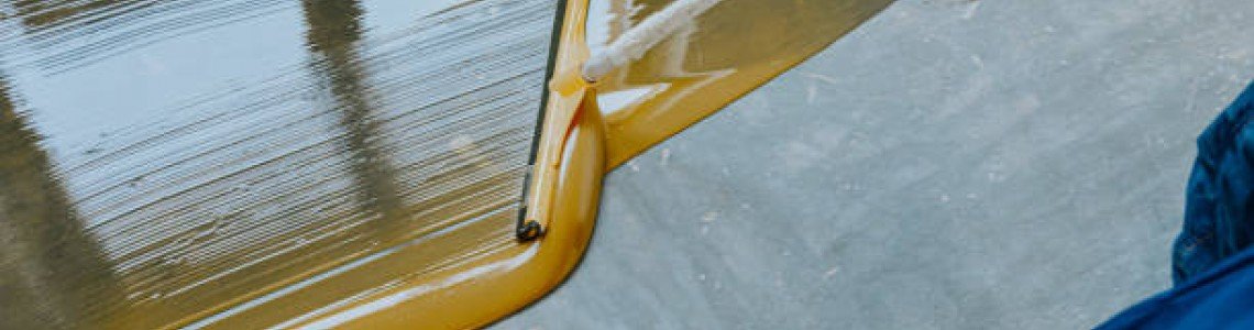Base Coat vs Top Coat in Epoxy Flooring: What’s the Difference?